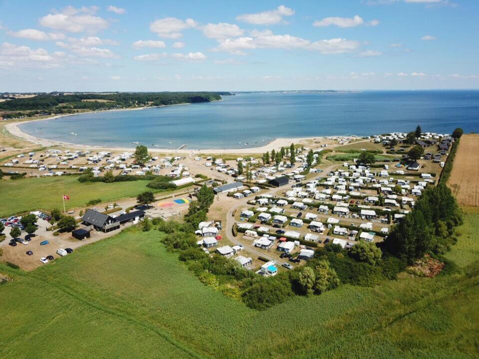 Vikaer Strand Camping & Cottages Diernæs Extérieur photo